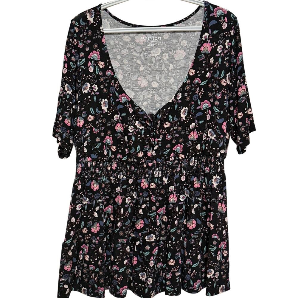 Super Soft by‎ Torrid Women's Black Floral Plunging Neckline Short Sleeve Size 1